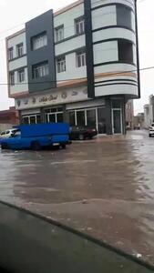 جاری شدن سیلاب و آبگرفتگی خیابان های کرمانشاه