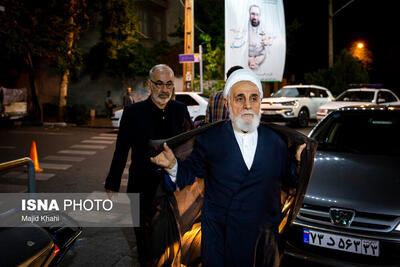 ۲ عکس از چهره غمگین علی لاریجانی و ناطق نوری در یک مراسم