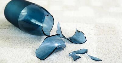 6 ترفند آسان، ارزان و بی خطر برای جمع آوری خورده شیشه از روی زمین و فرش
