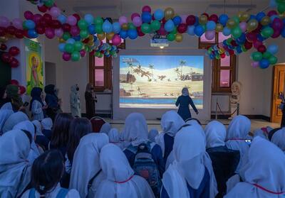 میزبانی از دختران افغان در دومین روز نمایشگاه قرآن کابل - تسنیم