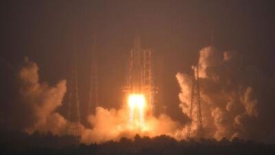 چین کاوشگر ماه «چانگ‌‌ای ۶» را به فضا پرتاب کرد