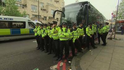 ویدیوها. درگیری پلیس بریتانیا با تحصن‌کنندگان معترض به نقض حقوق پناهجویان در لندن