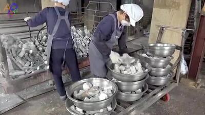 (ویدئو) عملیات تولید انبوه نمک بو داده داغ بامبو در یک کارخانه کره ای