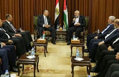 حماس سفر هیأت این جنبش به قاهره برای شرکت در مذاکرات آتش‌بس را تأیید کرد