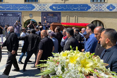 تصاویری از مراسم بدرقه زنده یاد مسعود اسکویی