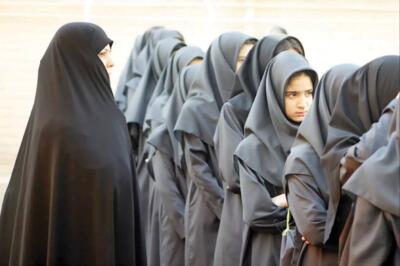 ممنوعیت‌ های جدید به سبک دهه ۶۰ در مدارس دخترانه! - روزیاتو