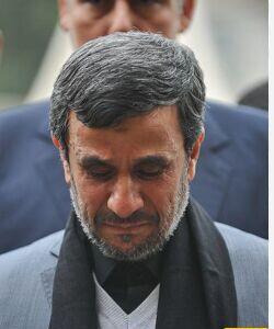 قرآن خوانی رهبر معظم انقلاب برای پدر محمود احمدی نژاد+عکس/ روحش شاد و یادش گرامی