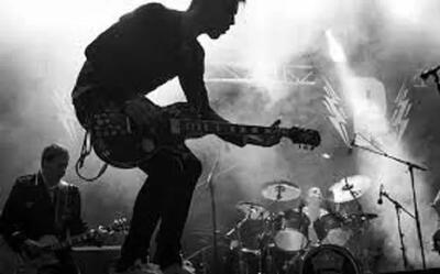 نوازندگان گیتار راک هنگام نواختن فعالیت عصبی را در ناحیه مغزشان حس کردند! - اندیشه قرن