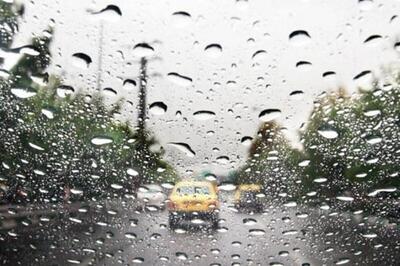 بارش باران در محورهای مواصلاتی ۱۱ استان کشور