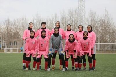 سرمربی تیم فوتبال دختران نونهال: کار سختی در جام کافا داریم/ این رده سنی تاکتیک‌پذیر است