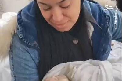فیلم/ وداع جانسوز مادر فلسطینی با نوزاد شهیدش