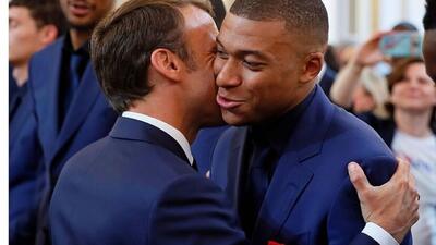 پیله کردن رئیس جمهور فرانسه به یک بازیکن فوتبال