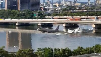 مهارت تماشایی خلبان اروگوئه در رد شدن از زیر پل با هواپیمای مسافربری+ فیلم