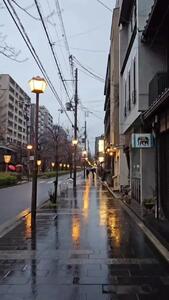 یک روز زیبای بارانی در کیوتو ژاپن