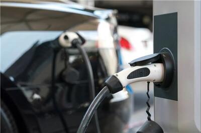 عصر خودرو - گرانی بنزین عامل خرید خودروهای برقی می‌شود؟