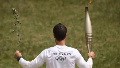 مشعل المپیک ۲۰۲۴ با تدابیر امنیتی شدید به فرانسه رسید