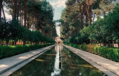 یکی از زیباترین ‌و شاخص‌ترین نمونه‌های باغ ایرانی در دل کویر