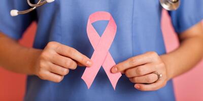 روش معاینه پستان برای بررسی علایم سرطان چگونه است؟