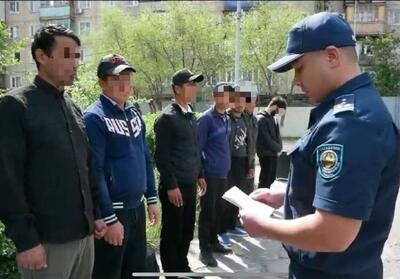 سخت شدن کار مهاجران تاجیک در قزاقستان - تسنیم