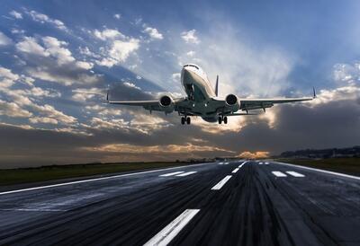 فرود زیبای یک هواپیمای مسافربری در کیش (فیلم)
