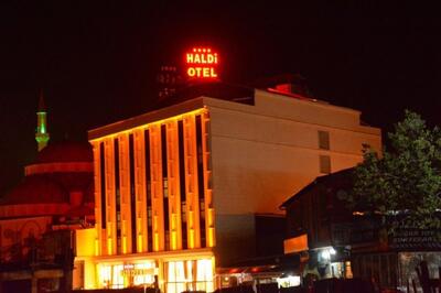 آشنایی با هتل هالدی در شهر وان ترکیه - کاماپرس