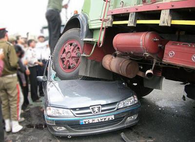 سانحه ترافیکی در محور قره کهریز اراک ۳ کشته برجای گذاشت