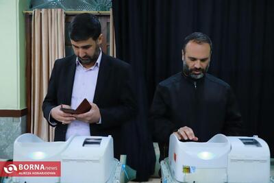 فرماندار آبادان: شهروندان رای دادن را به ساعت‌های پایانی موکول نکنند