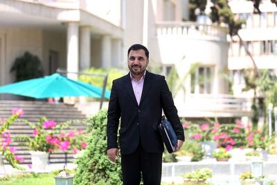 وزیر ارتباطات در حسینیه ارشاد پای درد و دل مردم نشست