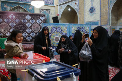 فرماندار: مردم مشهد تا این لحظه استقبال خوبی از انتخابات داشته‌اند