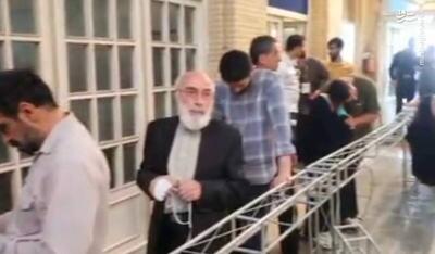 فیلم/ حال و هوای مسجد لرزاده در دور دوم انتخابات مجلس