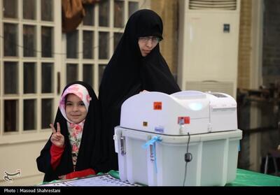حضور پرشور مردم پردیس در دور دوم انتخابات مجلس شورای اسلامی - تسنیم