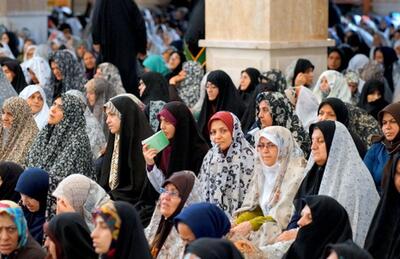 حجاب متفاوت دختر یک امام جمعه جلب توجه کرد
