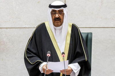 انحلال تنها دموکراسی نیم‌بند خلیج فارس؛ امیر کویت پارلمان را برای چهار سال تعلیق کرد