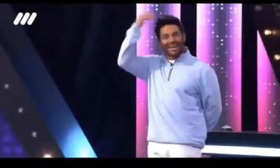 (ویدئو) واکنش خنده‌دار محمدرضا گلزار در پی سوتی یک شرکت‌کننده زن در برنامه تلویزیونی!
