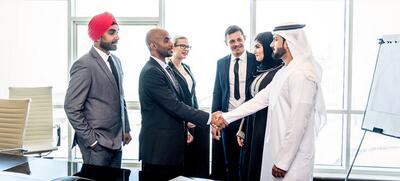مزایا و معایب ثبت شرکت در امارات - کاماپرس