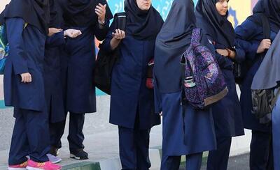 معلم افغانی در ایران،کولبر کرد در حال کولبری