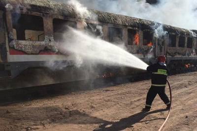قطار حومه ای هشتگرد - تهران دچار آتش سوزی شد/ فیلم
