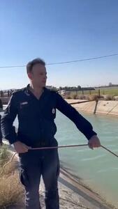 سقوط عجیب و غریب پراید به کانال آب!/ یکی از سرنشینان ناپدید شد!+ فیلم و عکس