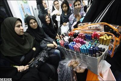عکسی که از یک دستفروشِ زن در متروی تهران پربازدید شد