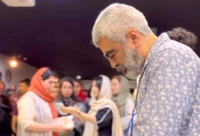 سروش صحت در نمایشگاه کتاب تهران محاصره شد!