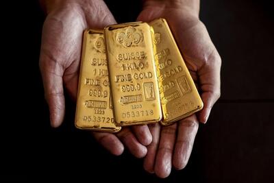امروز(24 اردیبهشت) قیمت طلا در بازار جهانی روند نزولی را تجربه کرد