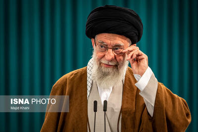 عکس/حضور رهبر انقلاب در افتتاحیه اولین نمایشگاه بین‌المللی کتاب تهران