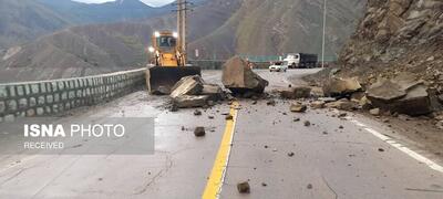 جاده چالوس و تهران-شمال به دلیل خطر ریزش سنگ بسته شد