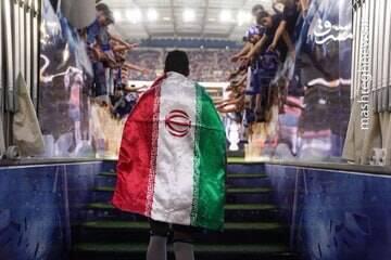 حضور طارمی در جشن قهرمانی پورتو با پرچم ایران