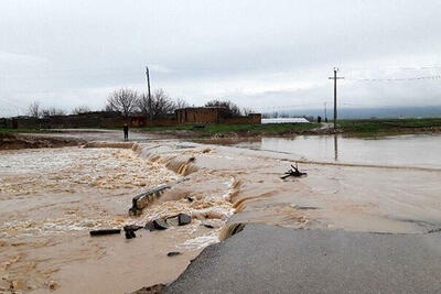 سیلاب راه تعدادی از روستاهای پایین طالقان را مسدود کرد