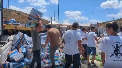 حمله شهرک‌ نشینان صهیونیست به کامیون‌ های کمک‌‌ رسانی به غزه؛ / پلیس اسرائیل: کار سازمان راستگرای «تساو ۹» بود