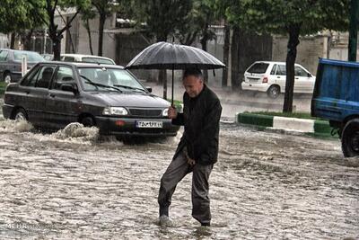 ببینید/ آبگرفتگی معابر در مشهد درپی رگبار باران