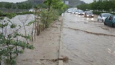 وقوع سیلاب در خیابان‌های مشهد/ ۲ نفر جان باختند