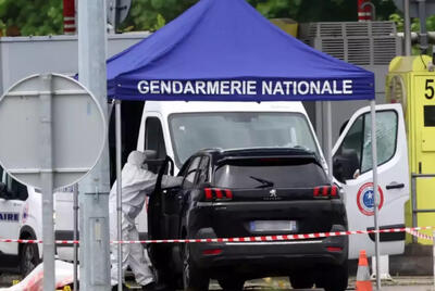 افراد مسلح به خودروی حامل زندانیان حمله کردند/ 2 پلیس فرانسه کشته شد