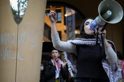 تصاویر الجزیره از اعتراضات ضداسرائیلی دانشجویان دانشگاه ملبورن استرالیا | خبرگزاری بین المللی شفقنا